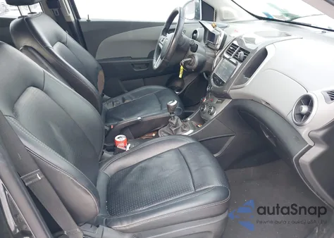 2014 Chevrolet Sonic Ltz Manual из США, поврежденный, VIN 1G1JF6SBXE4173442